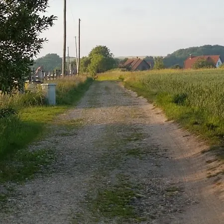 Chalet Logt Vue Mer Avec Trampoline Et Poney Le Long Du Gr